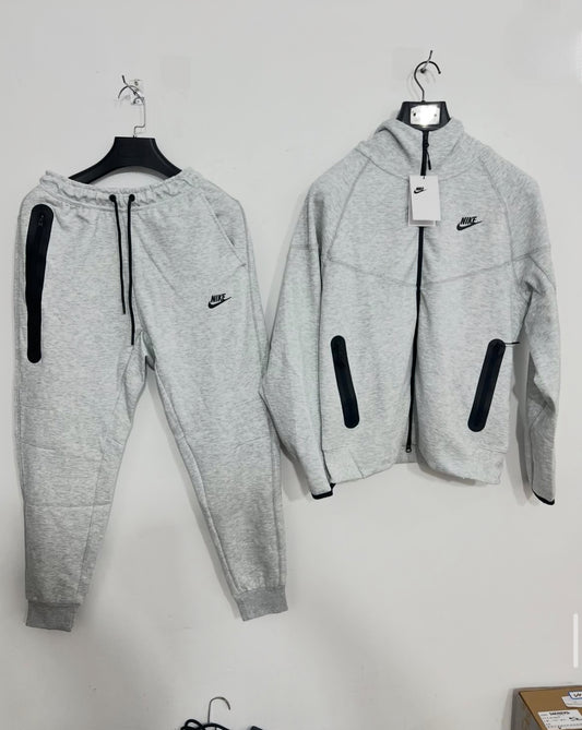 Nike Tech Fleece (PRE-ORDER) - Grey